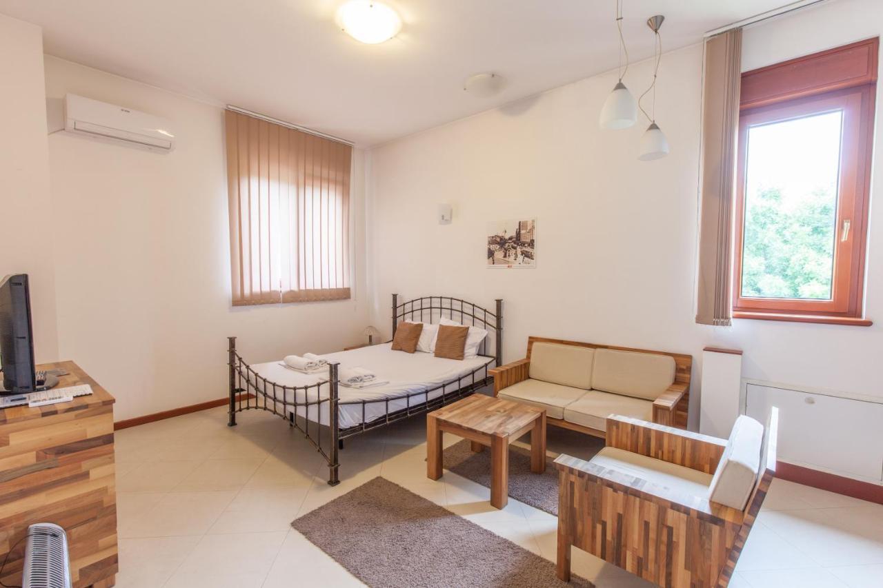 The Belgrade Hills Rooms And Suites Eksteriør billede